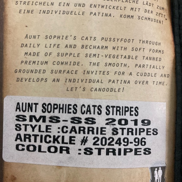 Carrie Stripes| Stripes | Aunt Sophies cats stripes -Aunts & Uncles - Picture 7 of 7